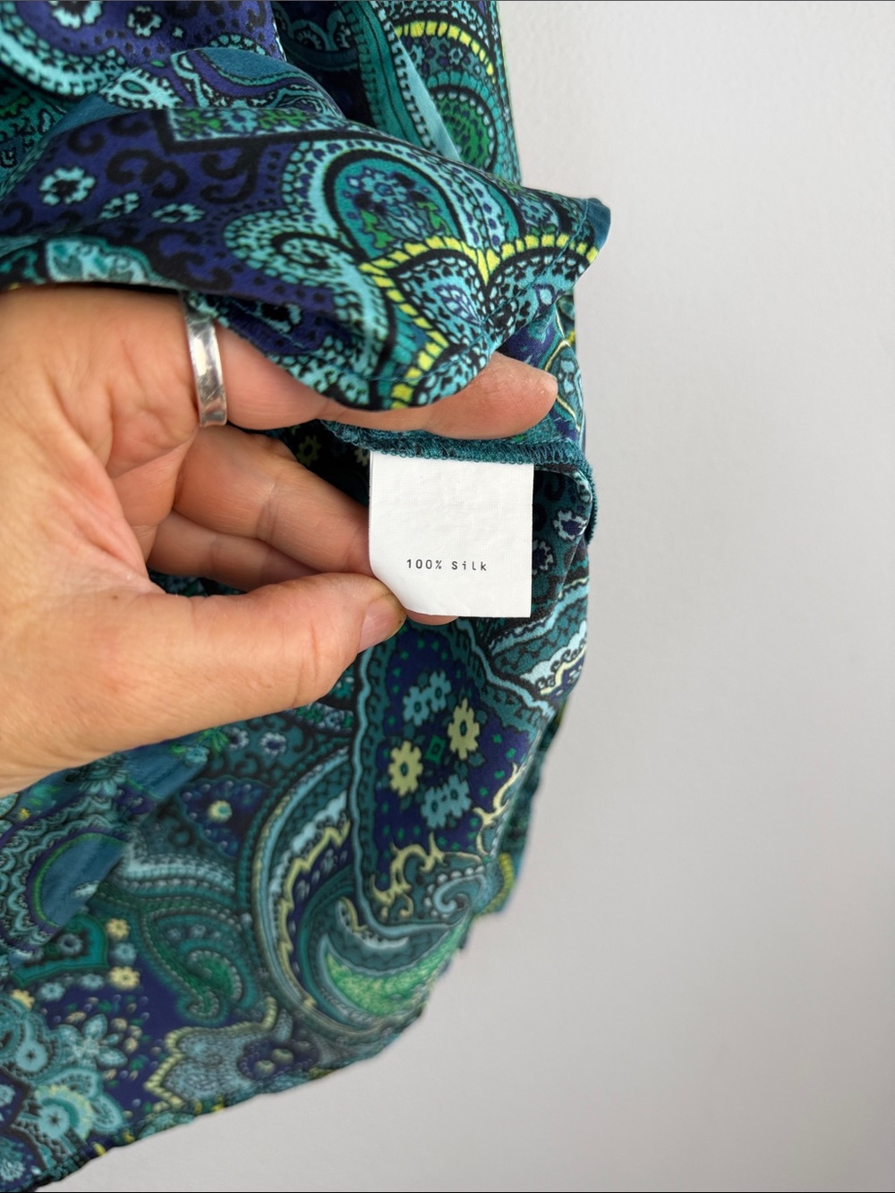 L’Agence Tyler Silk Blouse Deep Lagoon Paisley Bandana Button Up Long Sleeve XST - Picture 16 of 16